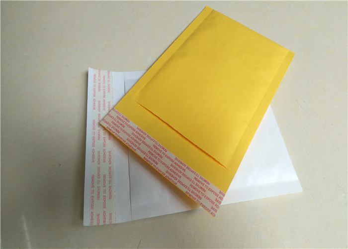 Shipping Size 4 Kraft Bubble Mailers , White / Yellow Mailing Envelopes