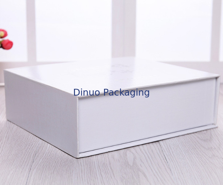 Clamshell Magnetic Buckle Printed Paper Box Custom Cosmetic Gift Packing Box