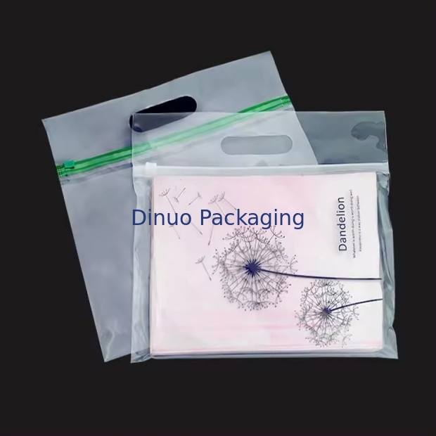 Custom Printing Eco-Friendly Resealable Plastic Ziplock Bags With Handle For Clothes Packaging Bag