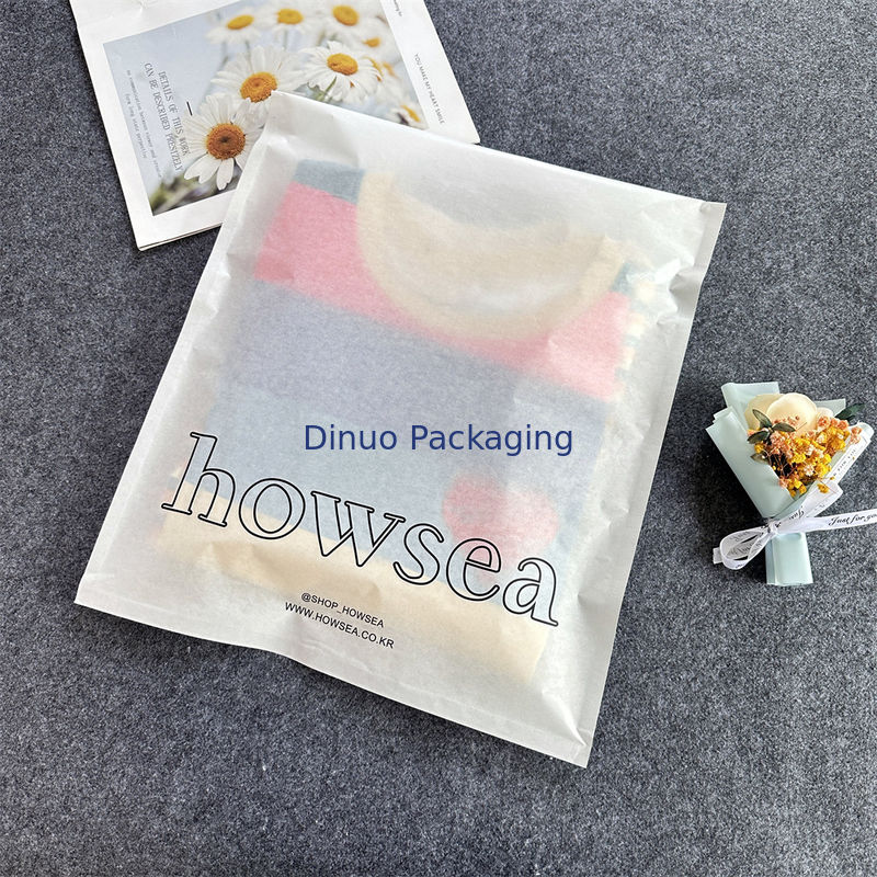 As Customized Sizes Custom Paper Bags with Self Adhesive Seal and Smooth Surface Finish