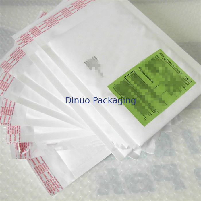 White Disposable Bubble Wrap Lined Envelopes , 10.5