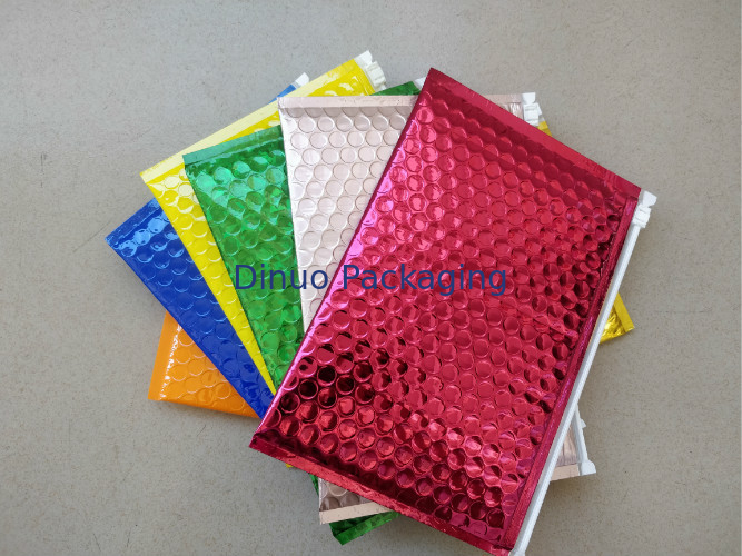 Waterproof Zipper Bubble Bags / Green Metallic Glossy Holographic 300x250mm Ziplock Foil Bubble Mailers